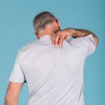 Dor no ombro em pessoas com obesidade: Entenda as causas, riscos e tratamentos